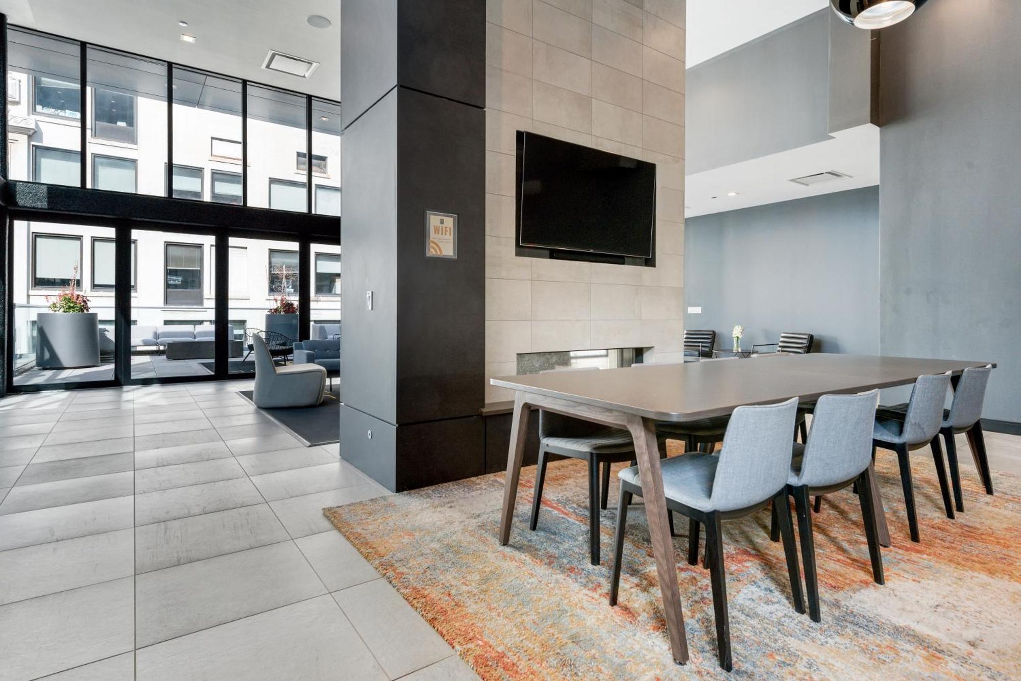 Experience Downtown Chicago At Millennium - Luxury Apartments In The Loop Extérieur photo