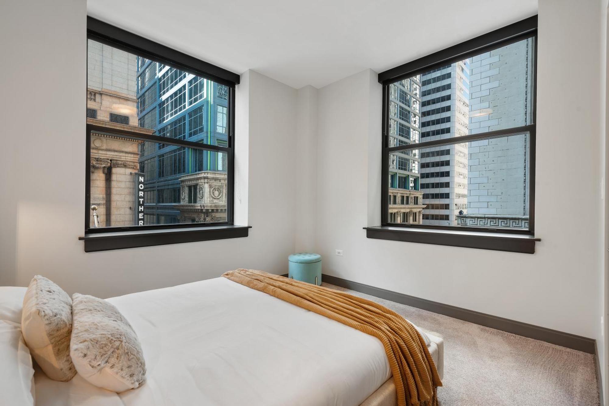 Experience Downtown Chicago At Millennium - Luxury Apartments In The Loop Extérieur photo